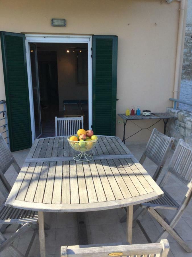 Seafront Apartment Ιι In Kiveri, Near Nafplion. Extérieur photo